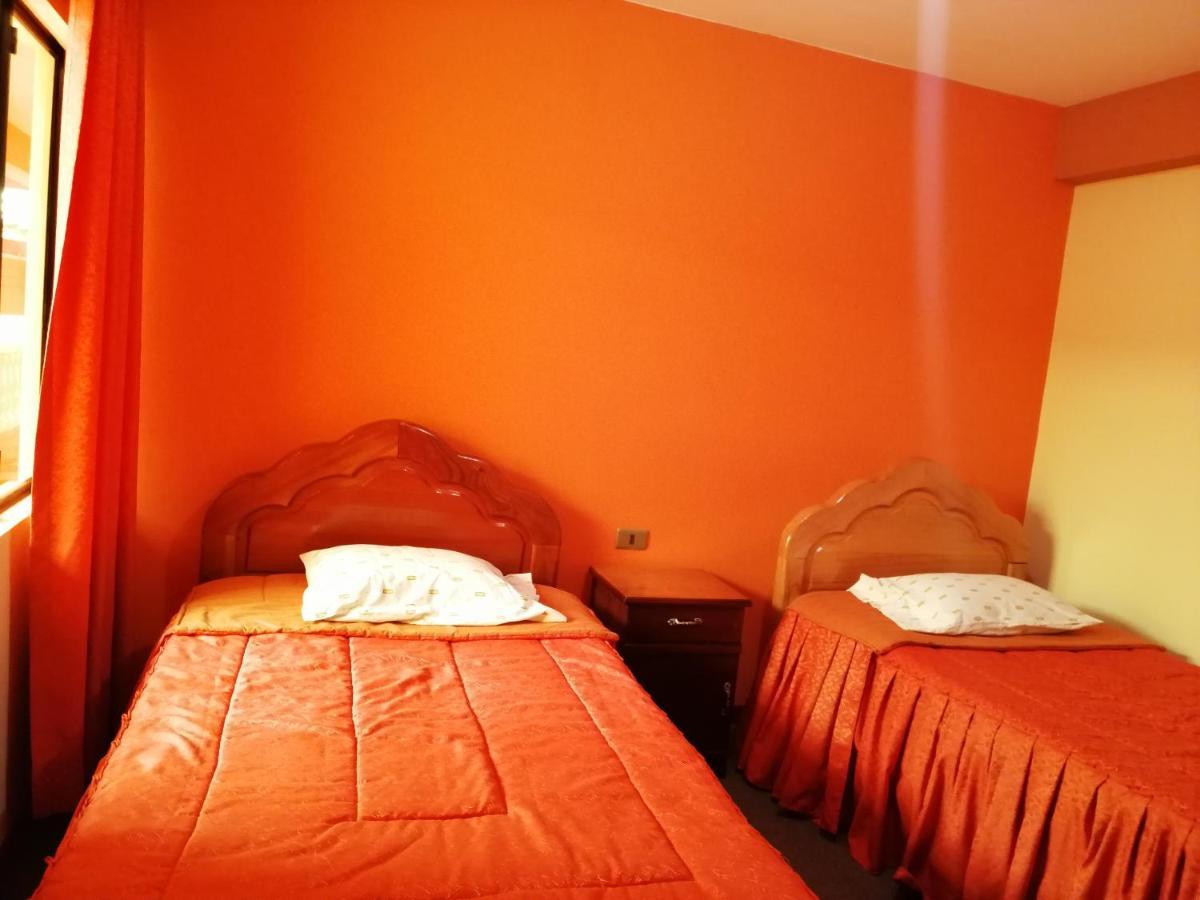 Olas Del Titicaca Backpackers Hostel Copacabana  Bagian luar foto