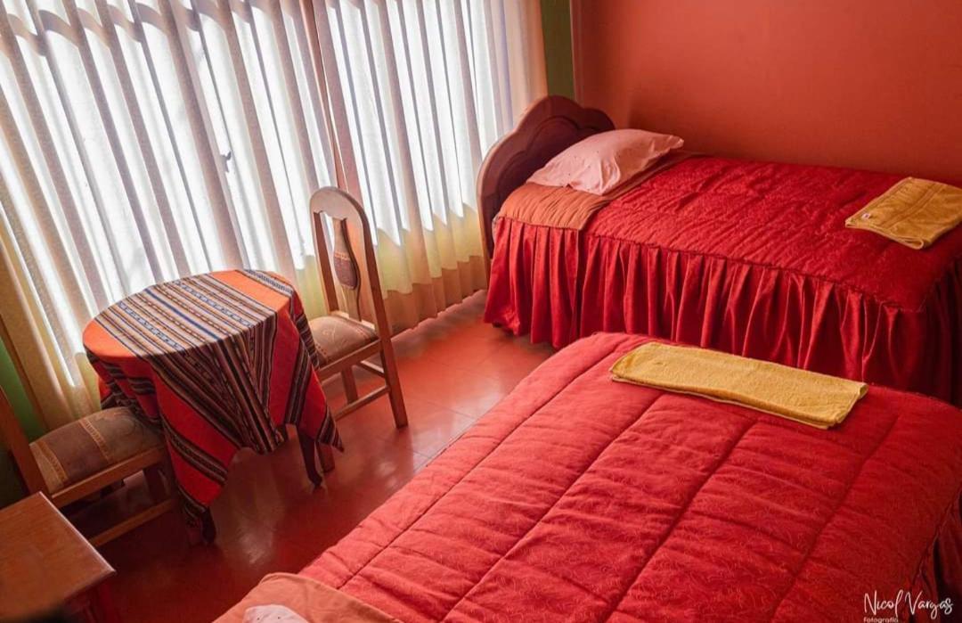 Olas Del Titicaca Backpackers Hostel Copacabana  Bagian luar foto