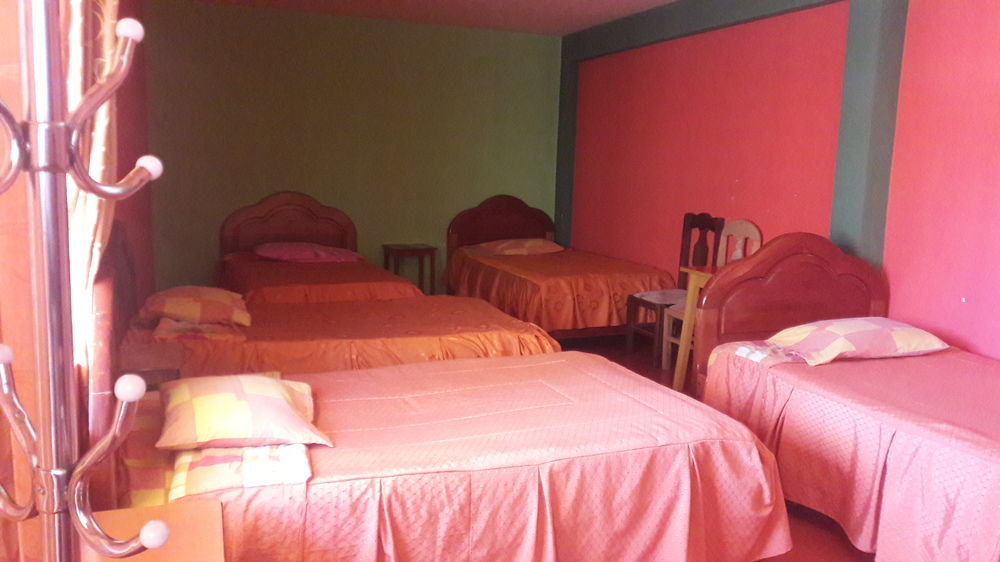Olas Del Titicaca Backpackers Hostel Copacabana  Bagian luar foto