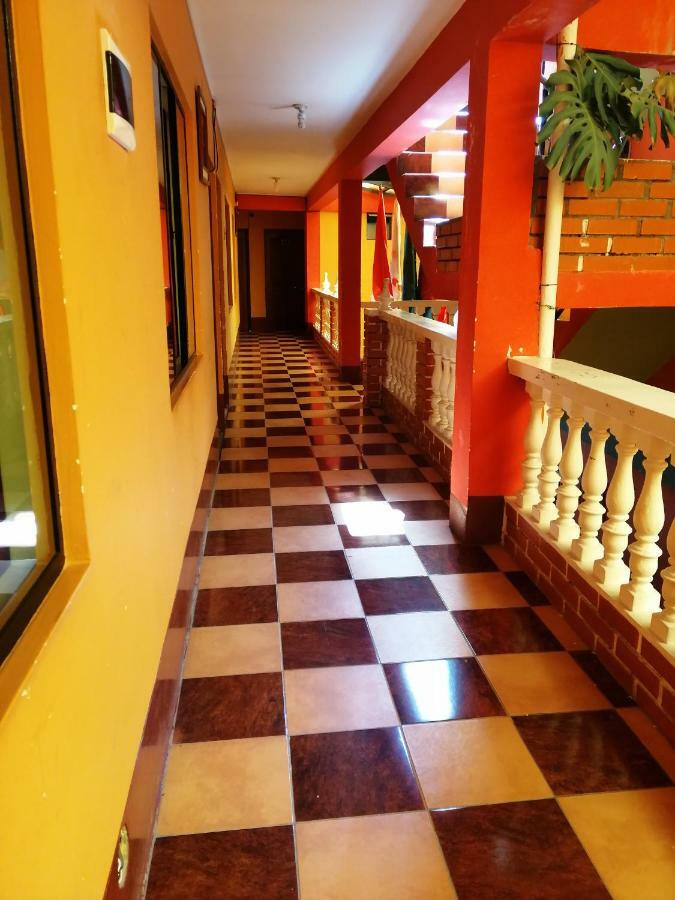 Olas Del Titicaca Backpackers Hostel Copacabana  Bagian luar foto